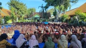 Read more about the article Khotmil Qur’an Jumat Legi (Merajut Spiritual dan Kebersamaan di SMAN 1 Gondangwetan Pasuruan)