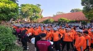 Read more about the article MEMBENTUK GENERASI TANGGUH – Penanaman Karakter Disiplin dan Tanggung Jawab Melalui LBB Siswa Kelas XI dan XII SMAN 1 Gondangwetan