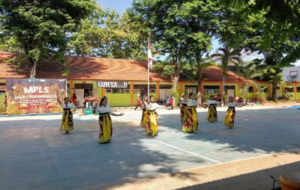 Read more about the article Penutupan MPLS Ramah 2026, Gelar Presentasi Ekstrakurikuler danTalent Show